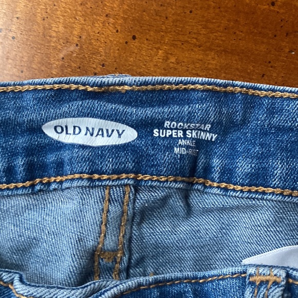 Old navy jeans - Picture 2 of 3